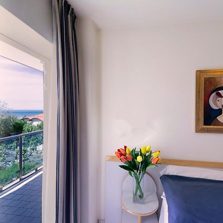Hotel Astra Riccione Esterno foto