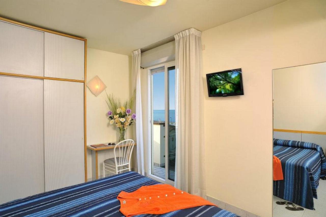 Hotel Astra Riccione Esterno foto