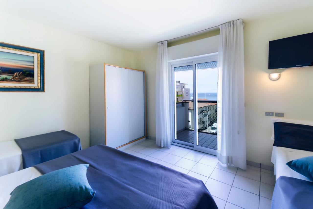 Hotel Astra Riccione Esterno foto
