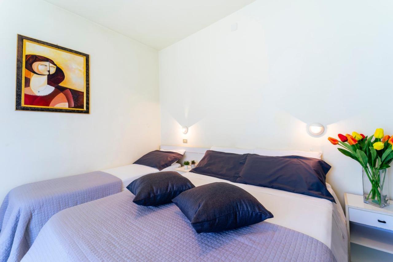 Hotel Astra Riccione Esterno foto