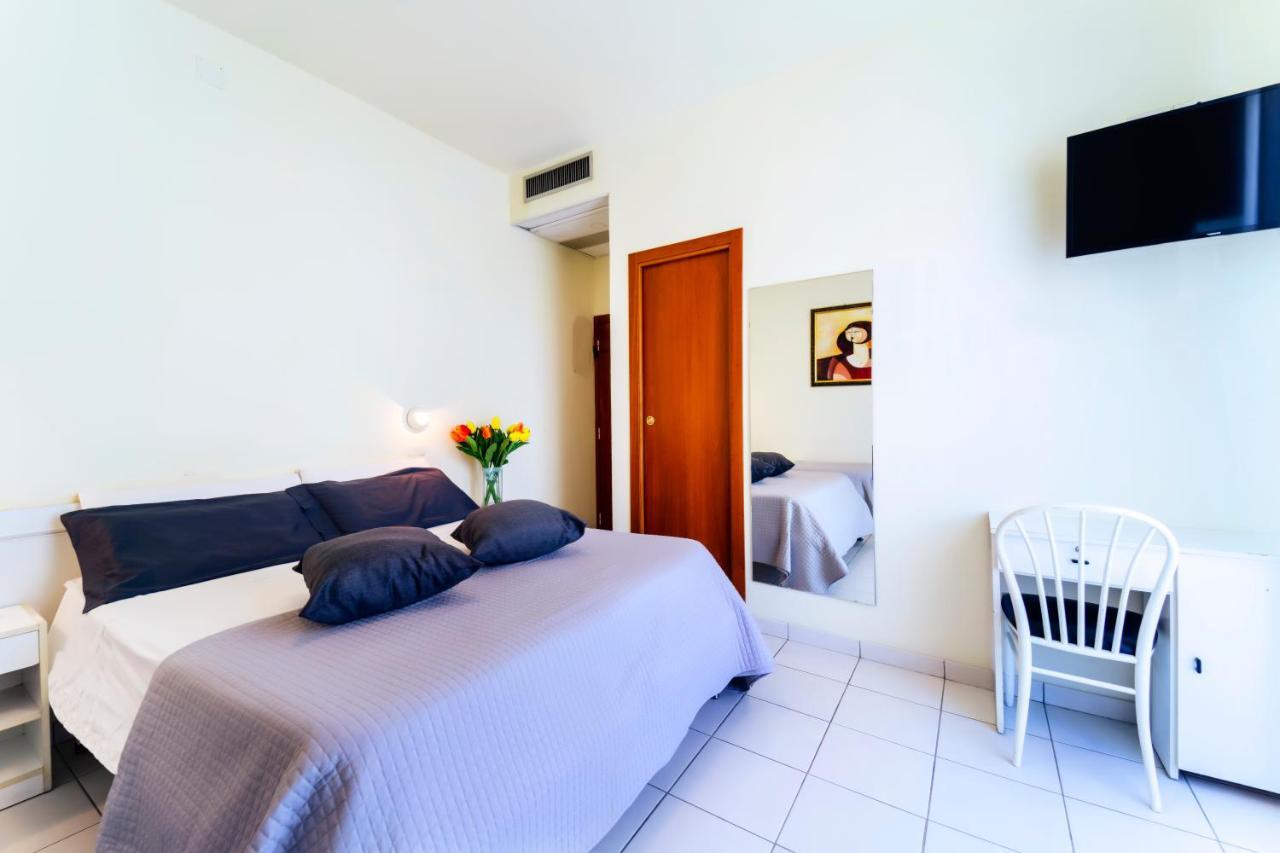 Hotel Astra Riccione Esterno foto