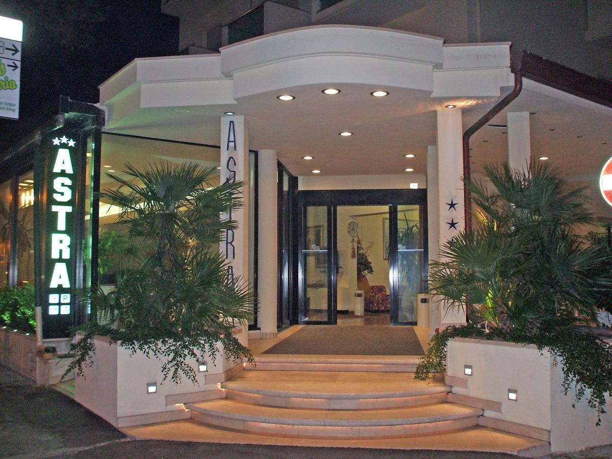 Hotel Astra Riccione Esterno foto